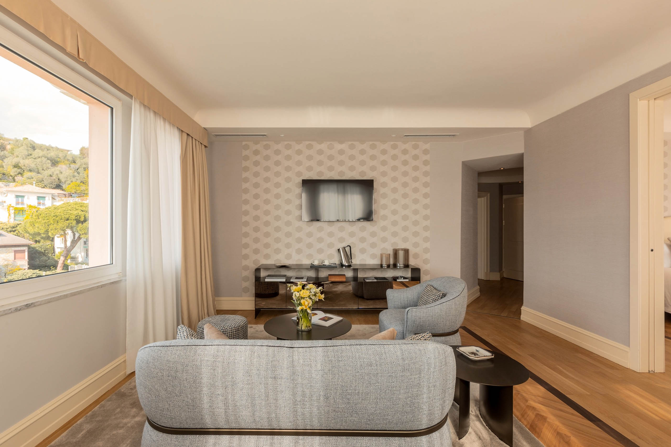 Grand-Hotel-Bristol_Luxury-Hotel-Rapallo_flou_bristol_hotel_room503_019_OR.jpg